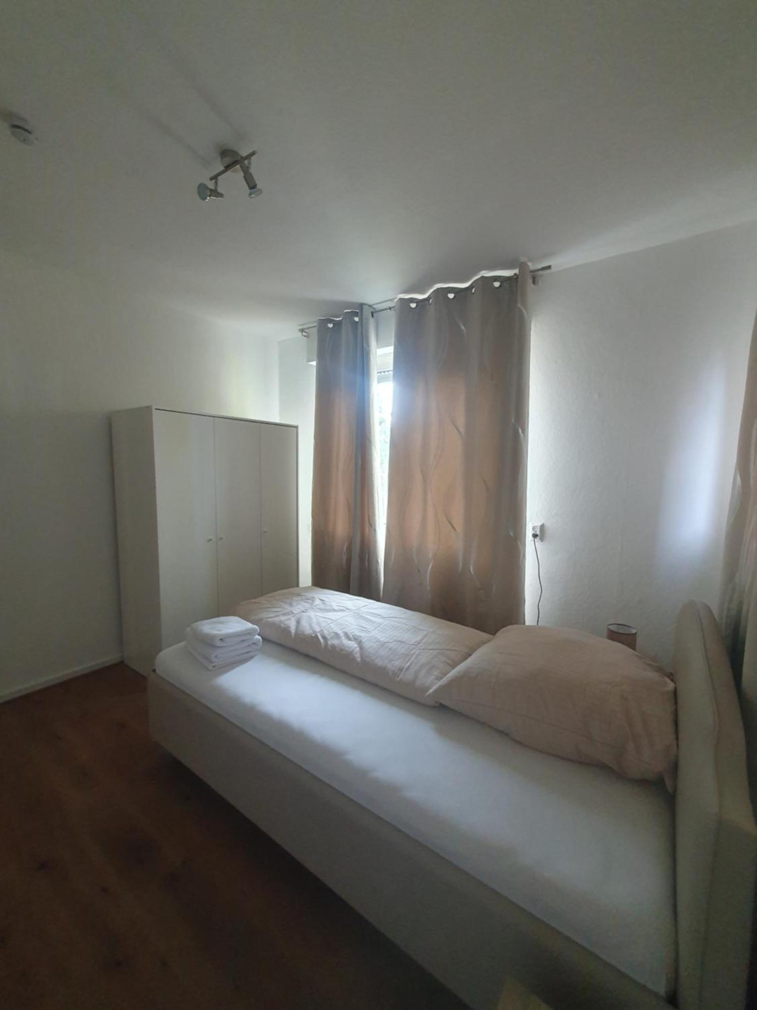 Privatzimmer An Der Uniklinik Mainz - Nur Fuer Weibliche Gaeste Exterior foto